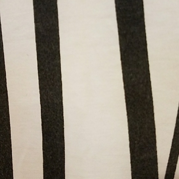 White & Black Off Shoulder Grachic LOVE Tee - Picture 4 of 5